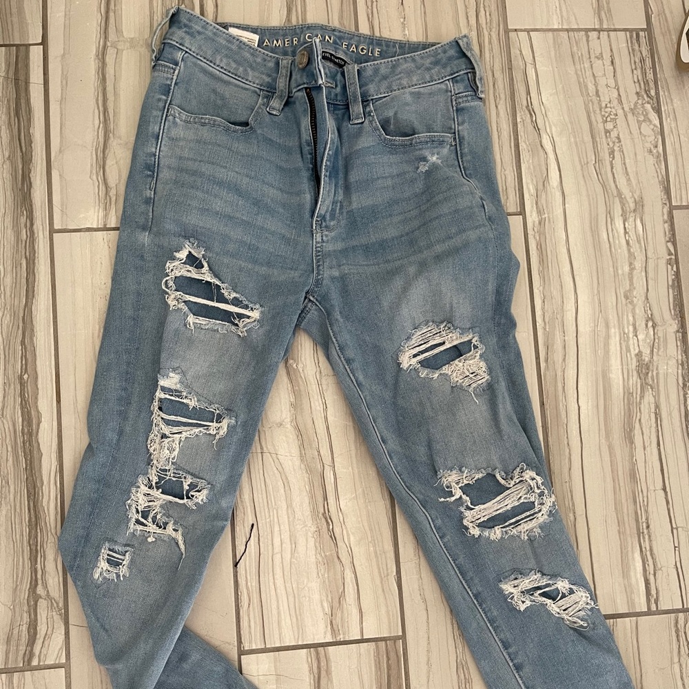 American eagle distressed jeans